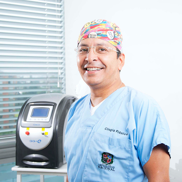 Slider image (6) Dr. Carlos Camacho and Dr. Claudia Camacho